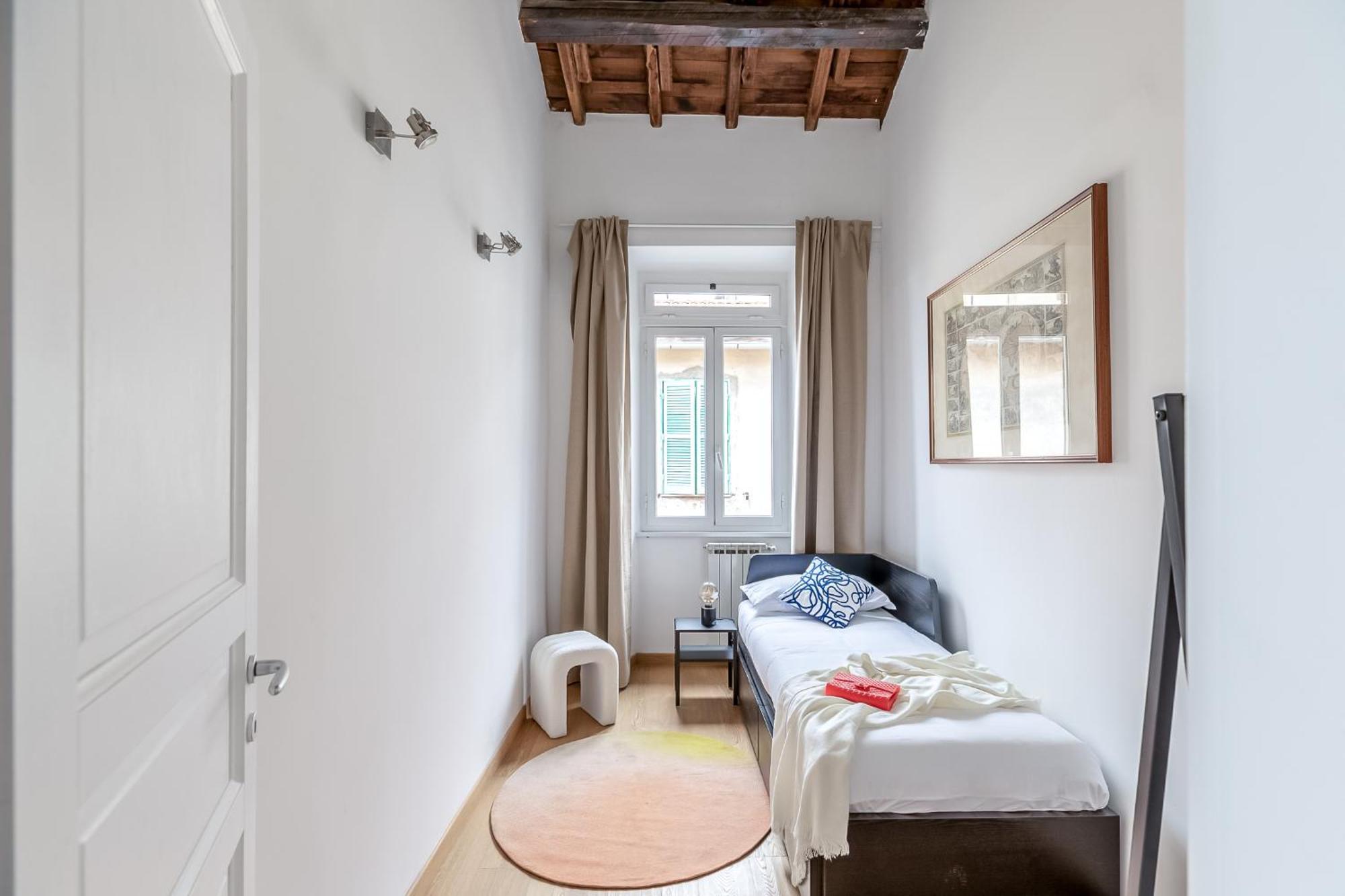Apartment Hostly-light And Wood Midtown-near Trevi Rome