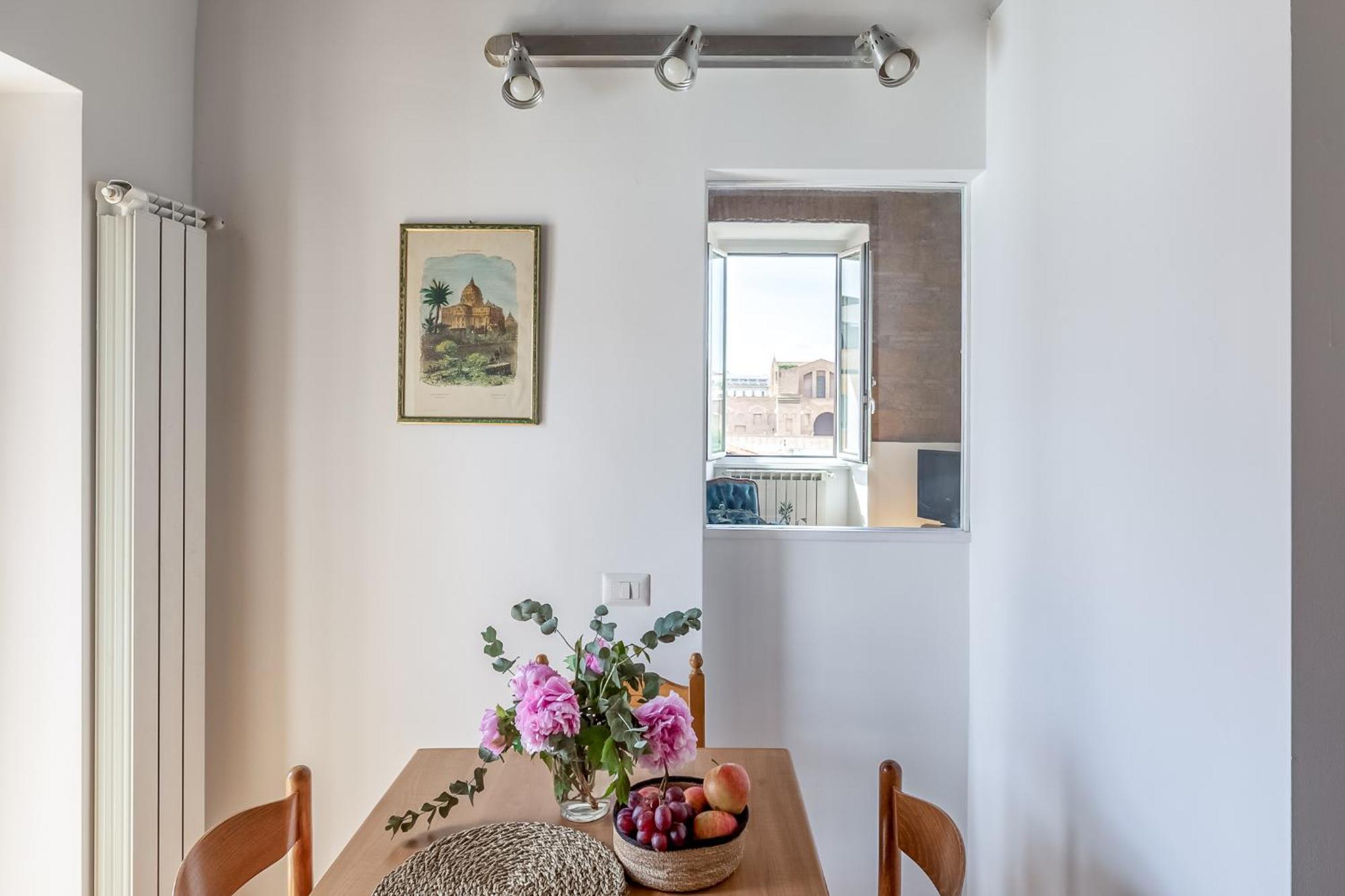 Hostly-light And Wood Midtown-near Trevi Apartment *